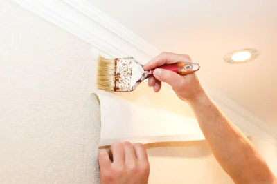 Pose de papier peint à Farinole — revêtements muraux et toiles de verre